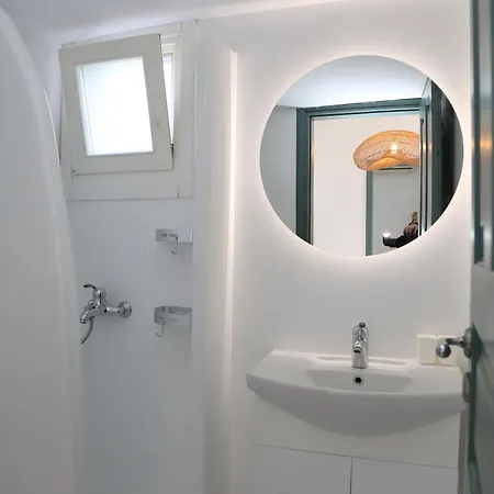 Cycladic With Hot Tub *