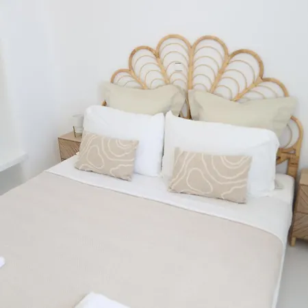 Cycladic With Hot Tub *